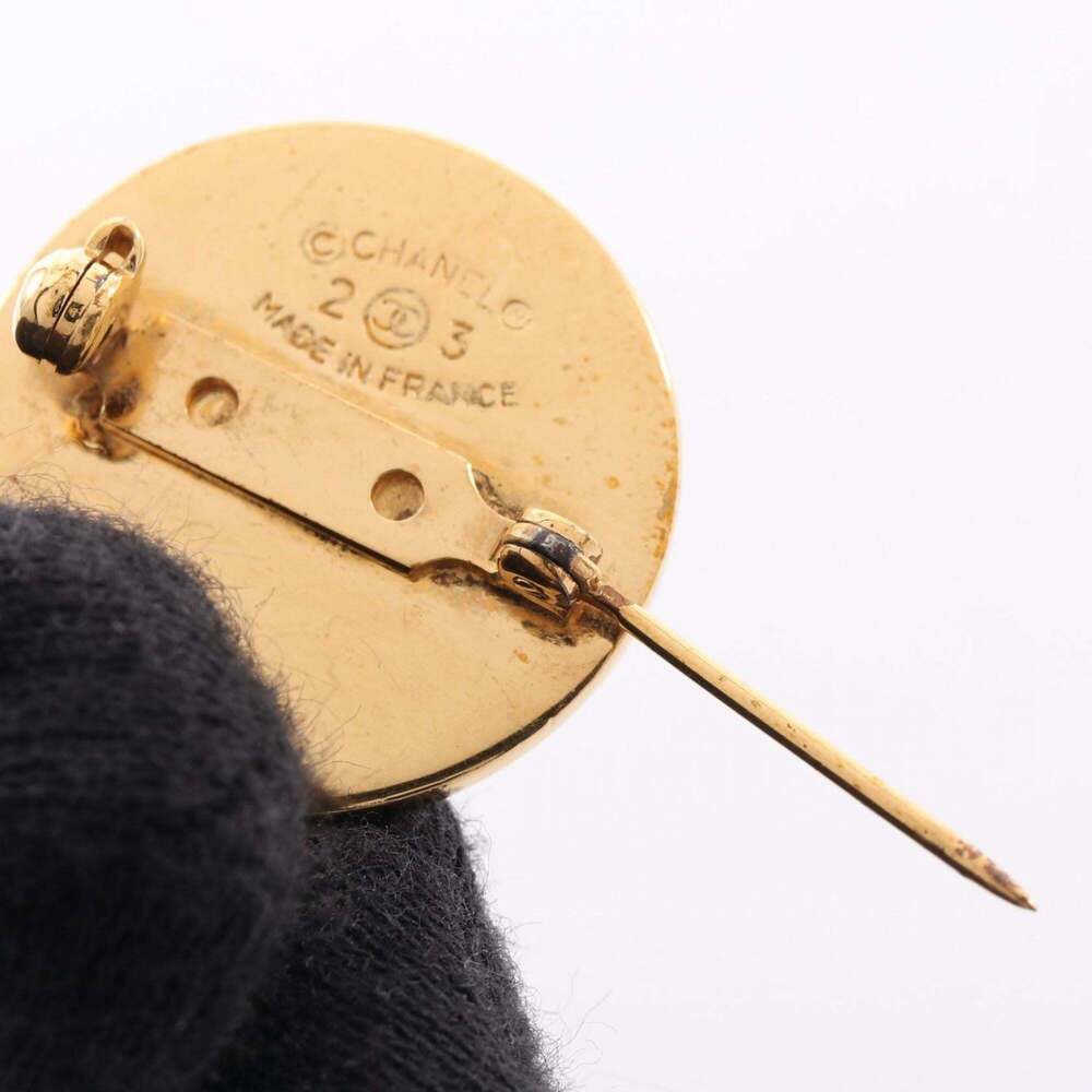 CHANEL Authentic Gold Logo Brooch - Picture 7 of 7